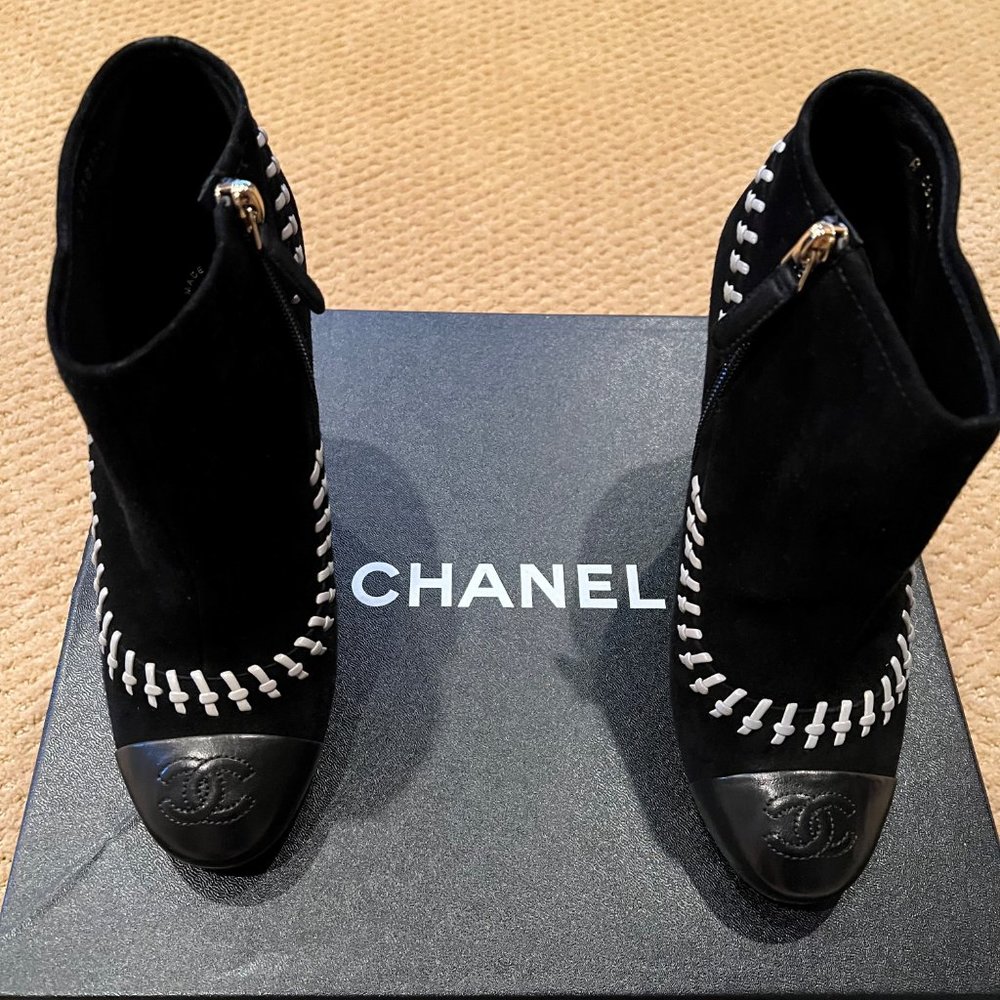 CHANEL Suede Round-Toe Booties  Size: 7.5 | IT 37.5 Heels: 4"